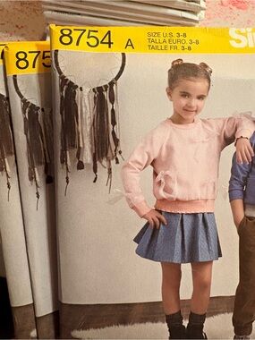 BN UNCUT SIMPLICITY 8754 A SEWING PATTERNS